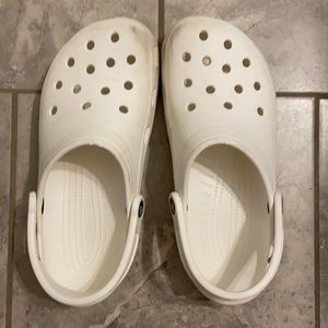women’s white crocs size 9